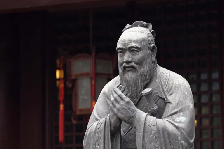 10 Famous People in Ancient China Other Than Emperors